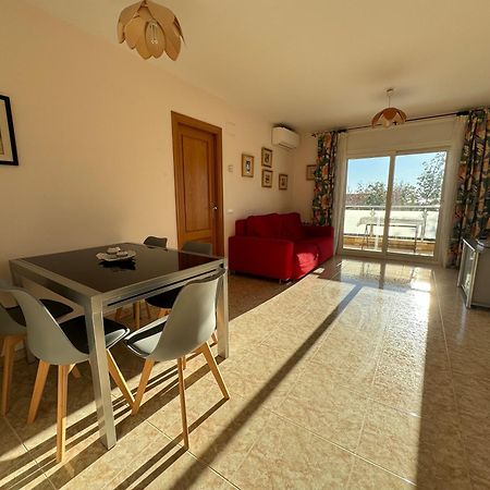 Piso En El Centro Con Vistas Al Mar Y Balcon Apartment Roses Exterior photo