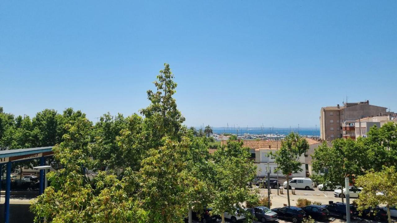 Piso En El Centro Con Vistas Al Mar Y Balcon Apartment Roses Exterior photo