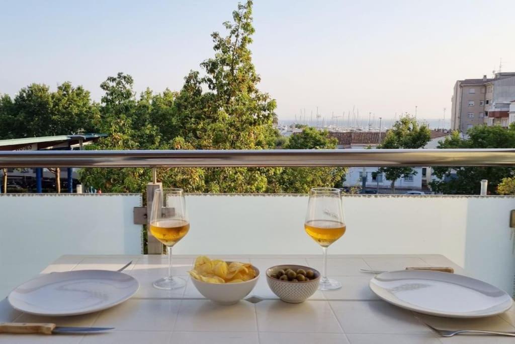 Piso En El Centro Con Vistas Al Mar Y Balcon Apartment Roses Exterior photo