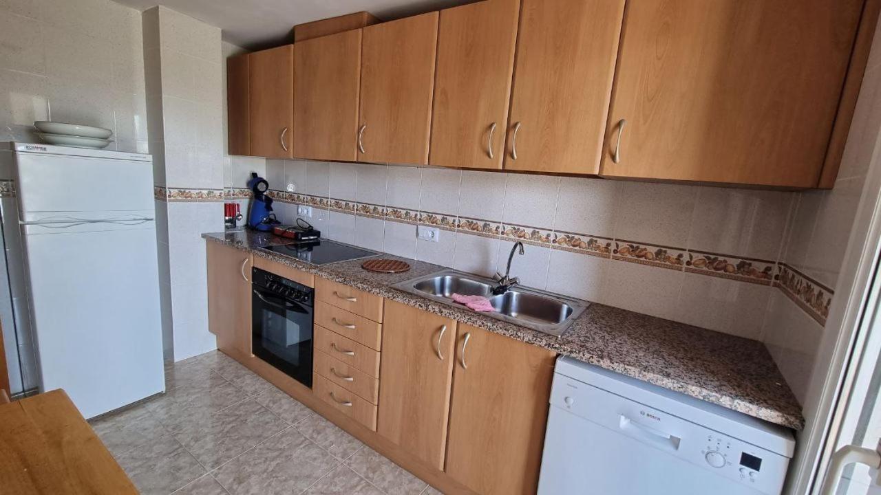 Piso En El Centro Con Vistas Al Mar Y Balcon Apartment Roses Exterior photo
